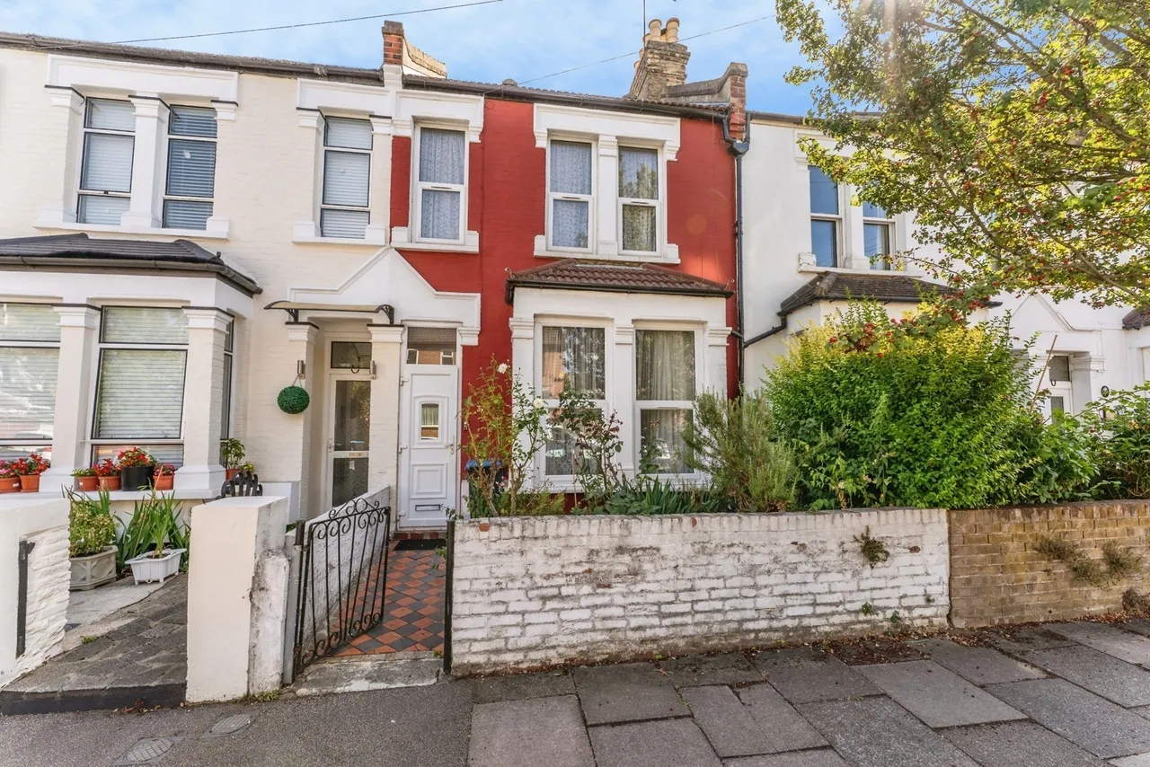 3 bed house for sale — Moffat Road, London, N13