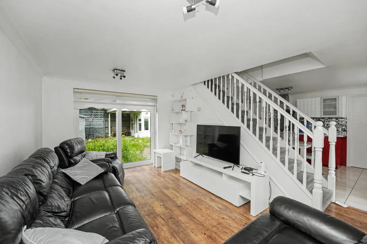 Fogerty Close, Enfield, EN3, photo 13