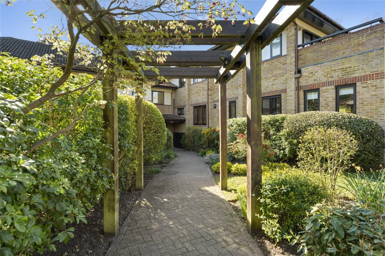 The Gables, Oxshott, KT22, photo 13