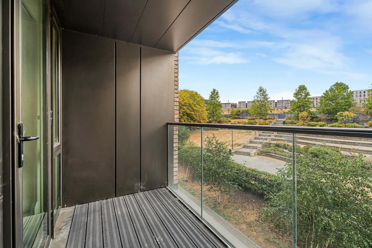 Royal Engineers Way, London, NW7, photo 6