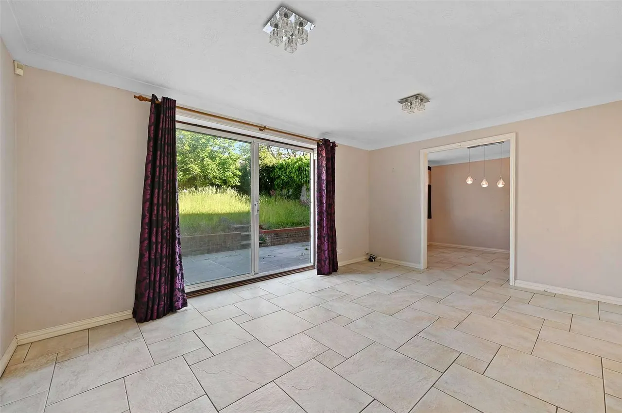 Thellusson Way, Rickmansworth, Hertfordshire, WD3 8RL, photo 2