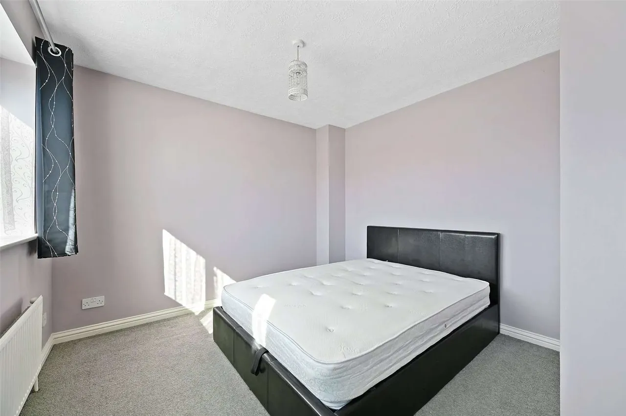 Thellusson Way, Rickmansworth, Hertfordshire, WD3 8RL, photo 6
