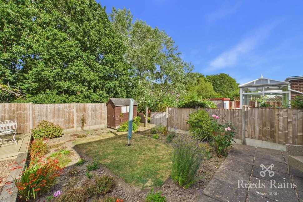 Whitley Spring Crescent, Ossett, West Yorkshire, WF5, photo 6