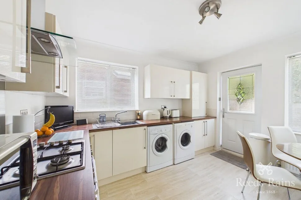 Whitley Spring Crescent, Ossett, West Yorkshire, WF5, photo 5