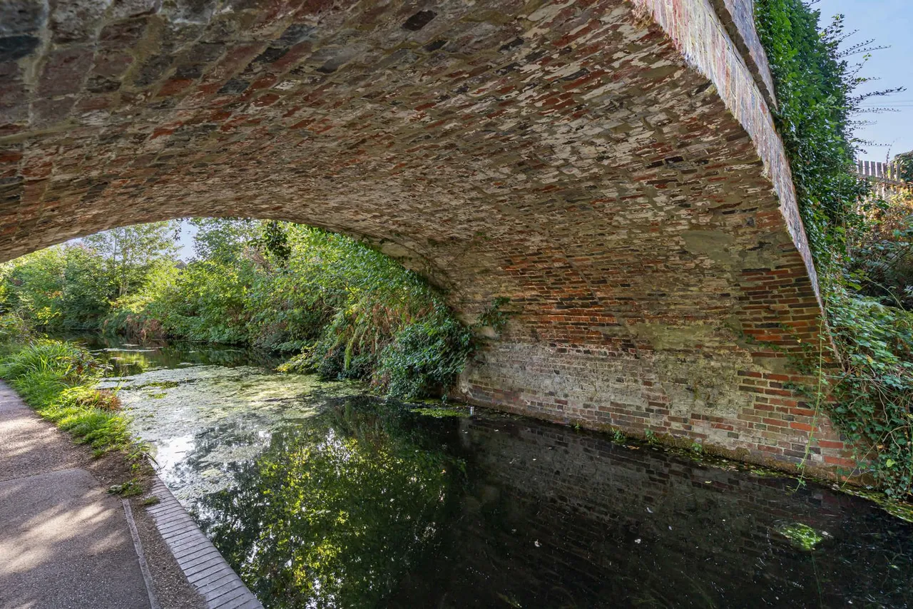St. Johns Road, St Johns, GU21, photo 27
