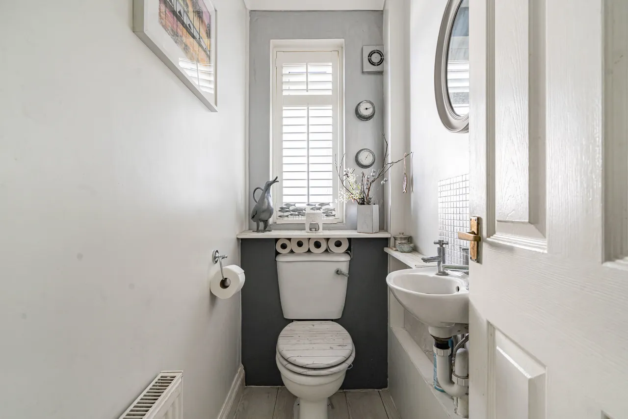 St. Johns Road, St Johns, GU21, photo 17