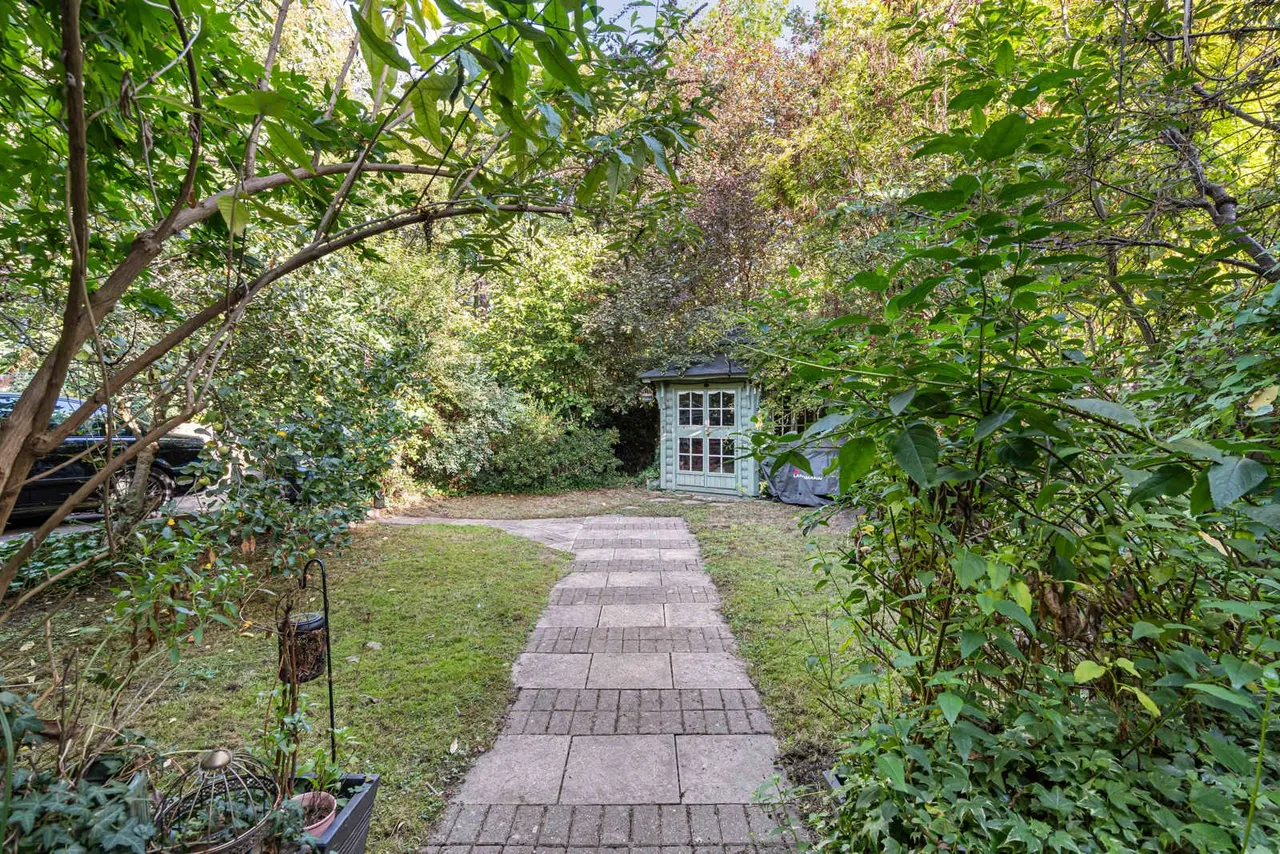 St. Johns Road, St Johns, GU21, photo 13