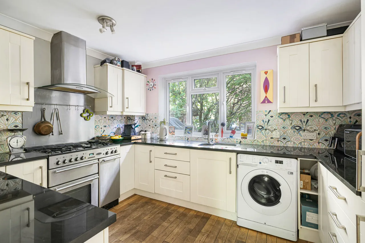 St. Johns Road, St Johns, GU21, photo 5