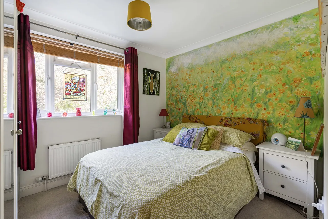 St. Johns Road, St Johns, GU21, photo 7