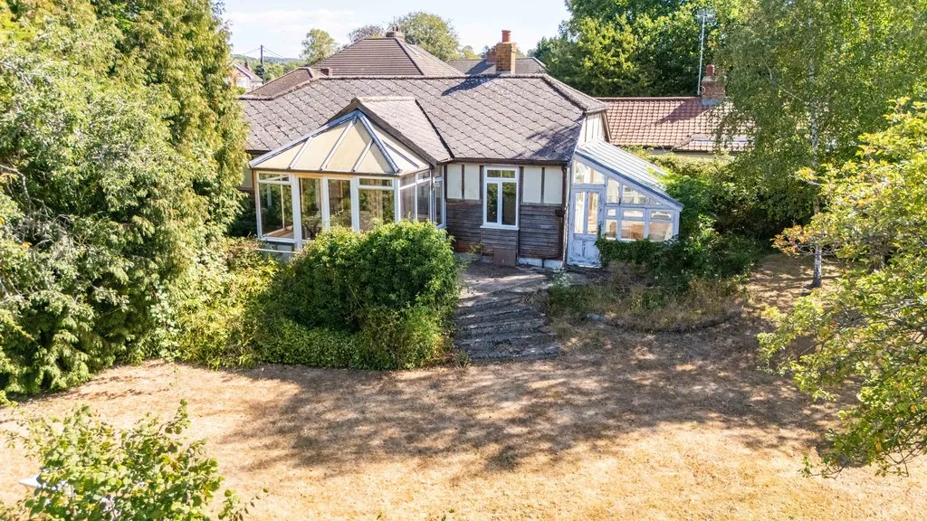 The Borough, Brockham, RH3, photo 2