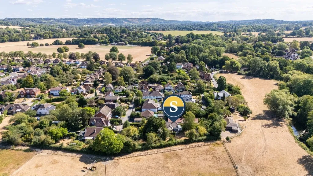 3 bed house for sale, The Borough, Brockham, RH3