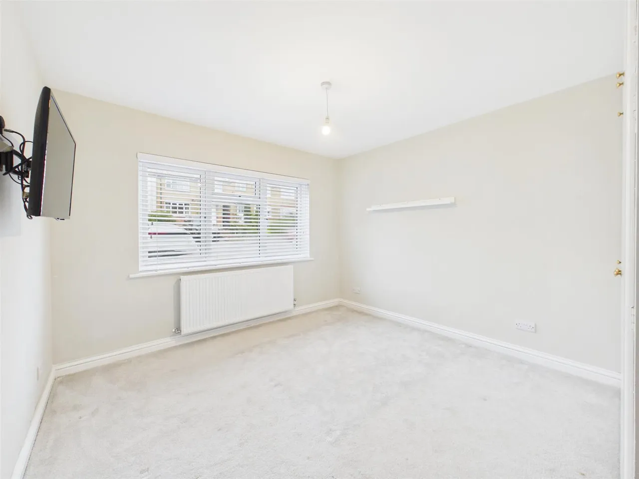 Woodville Gardens, Ruislip, HA4 7ND, photo 12