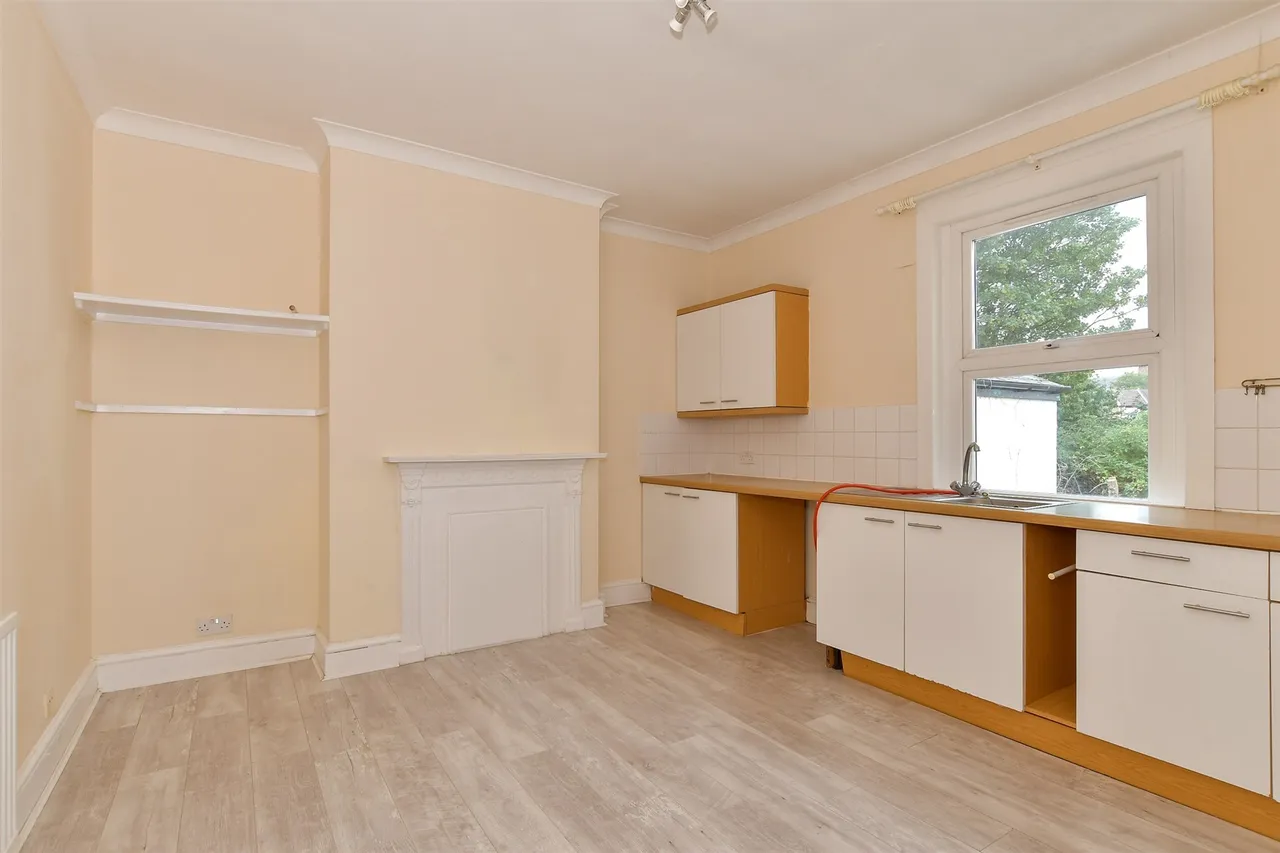 Canterbury Street, Gillingham, ME7, photo 2