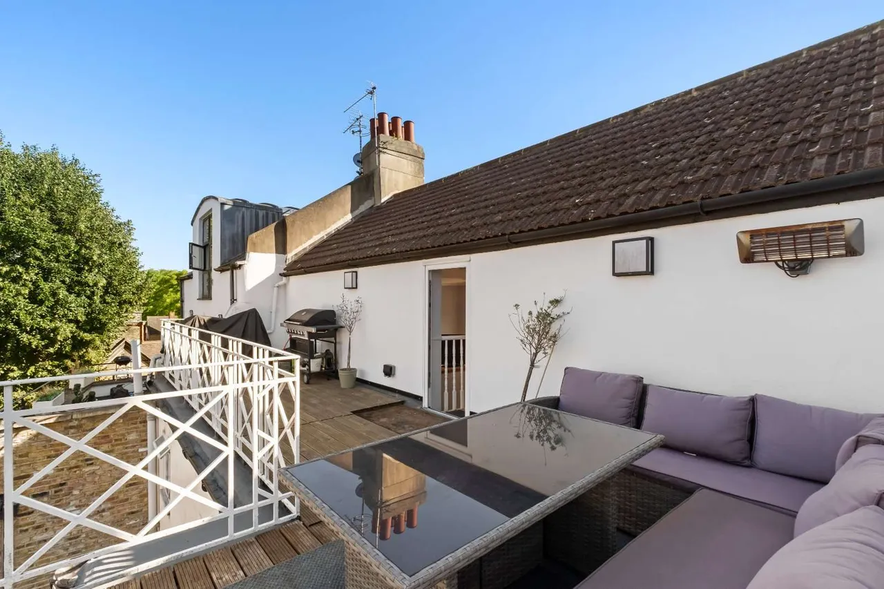 St. Luke's Avenue, London, SW4 7LQ, photo 3