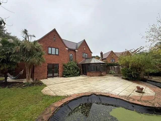 Castlemews, BH24, photo 19