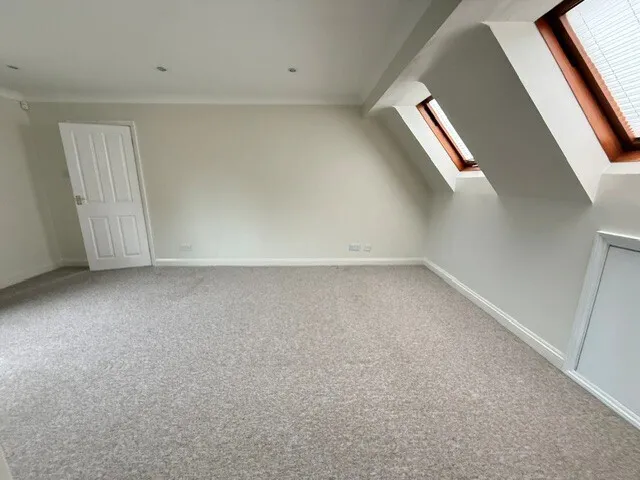 Castlemews, BH24, photo 9