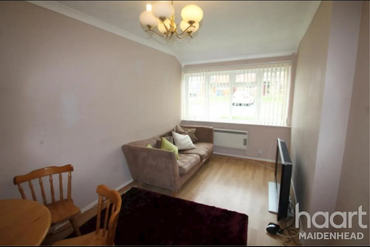 Family Home in Norden Close, SL6, photo 4