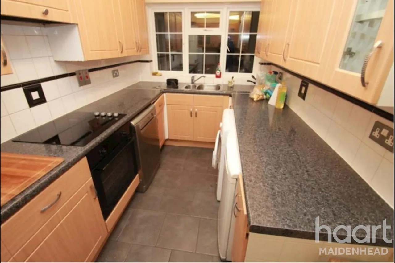 Family Home in Norden Close, SL6, photo 6
