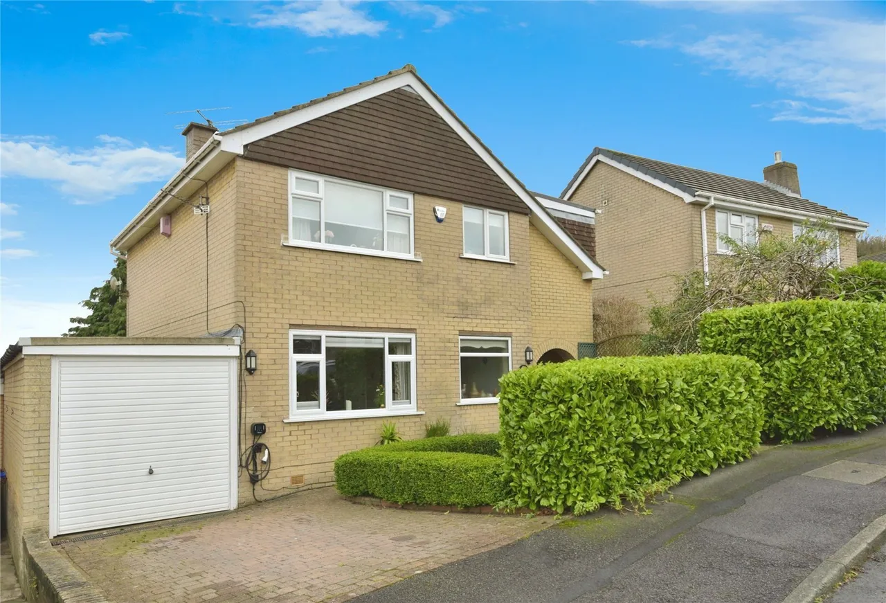 3 bed house for sale — Birks Wood Drive, SHEFFIELD, South Yorkshire, S35