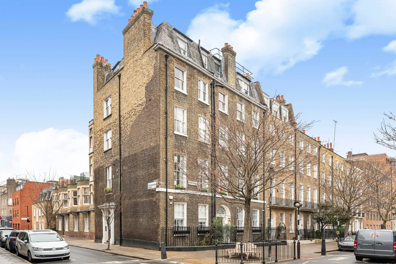 4 bed flat for sale, John Street, London, WC1N