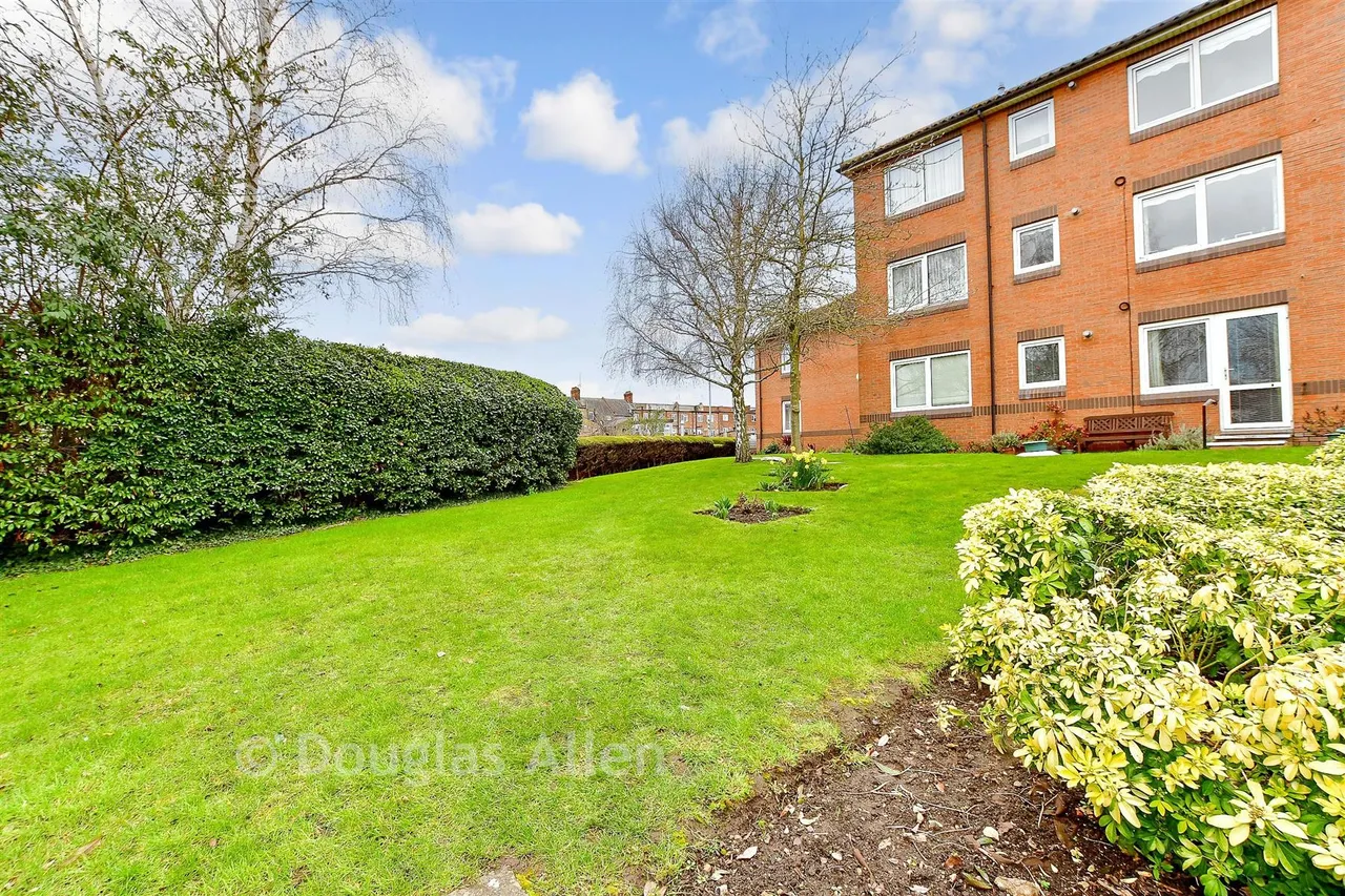 Fentiman Way, Hornchurch, RM11, photo 11