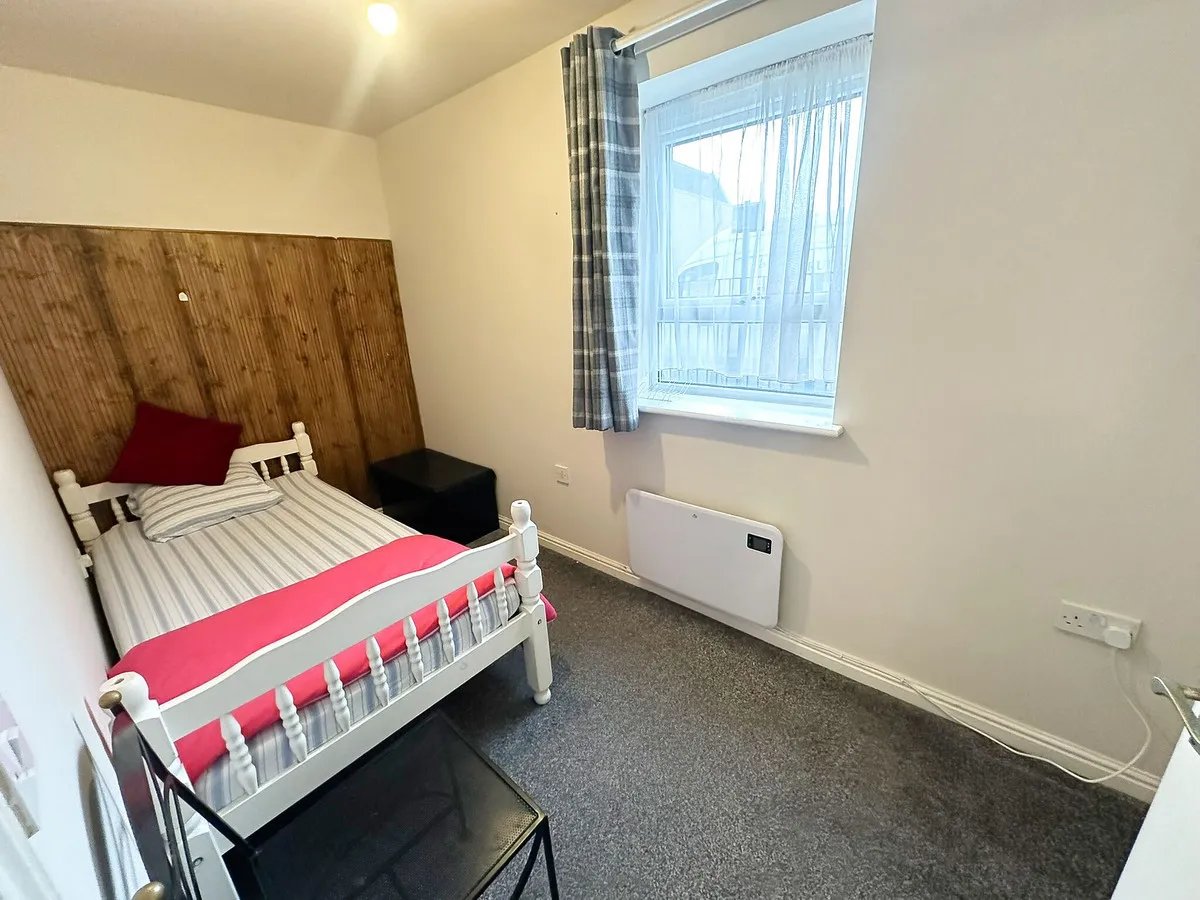 Dagenham, RM9, photo 8