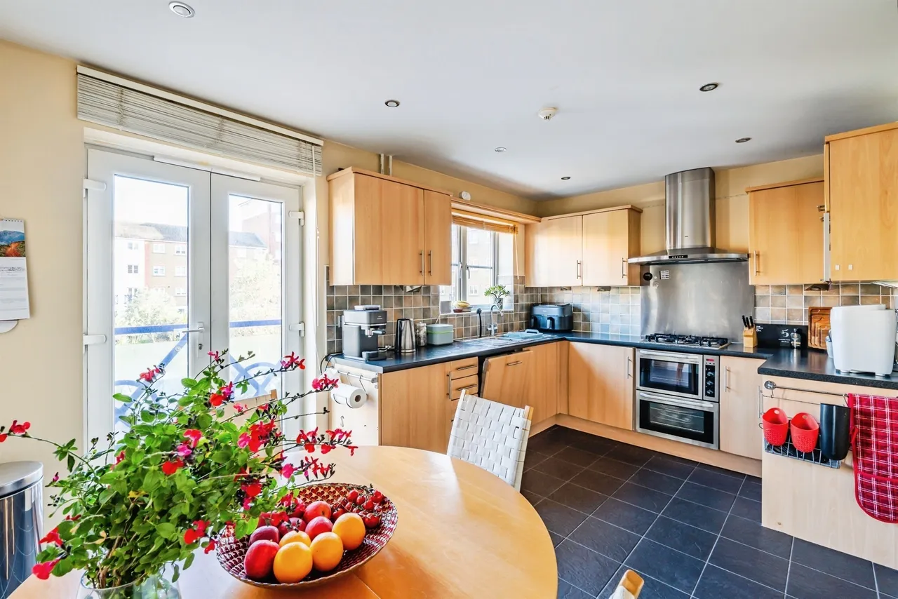 Dominica Court, Eastbourne, BN23, photo 22
