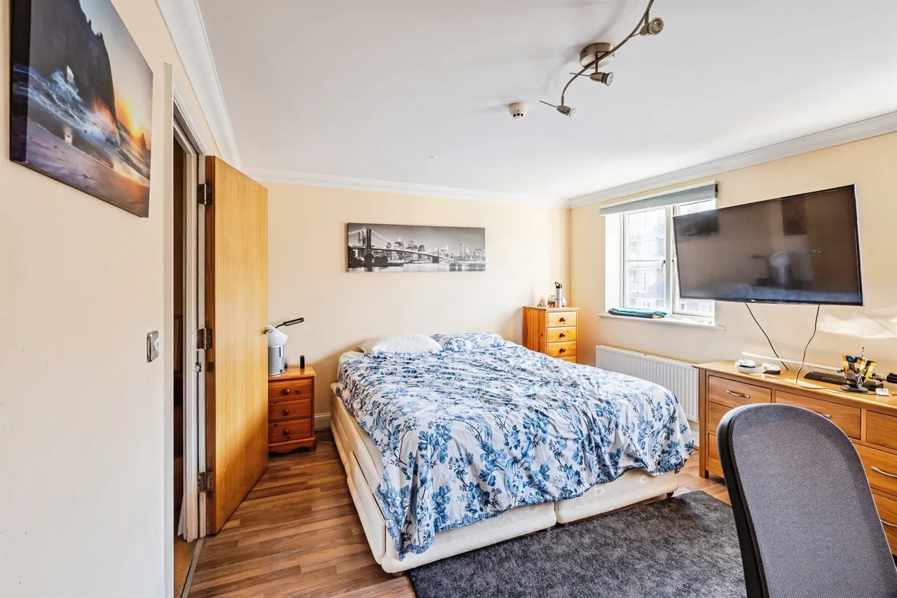 Dominica Court, Eastbourne, BN23, photo 9