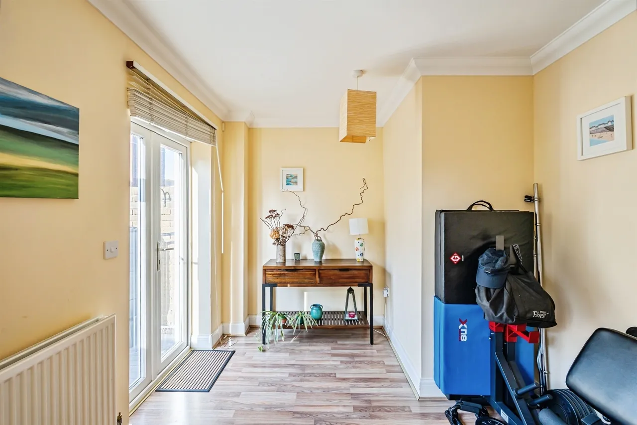 Dominica Court, Eastbourne, BN23, photo 21