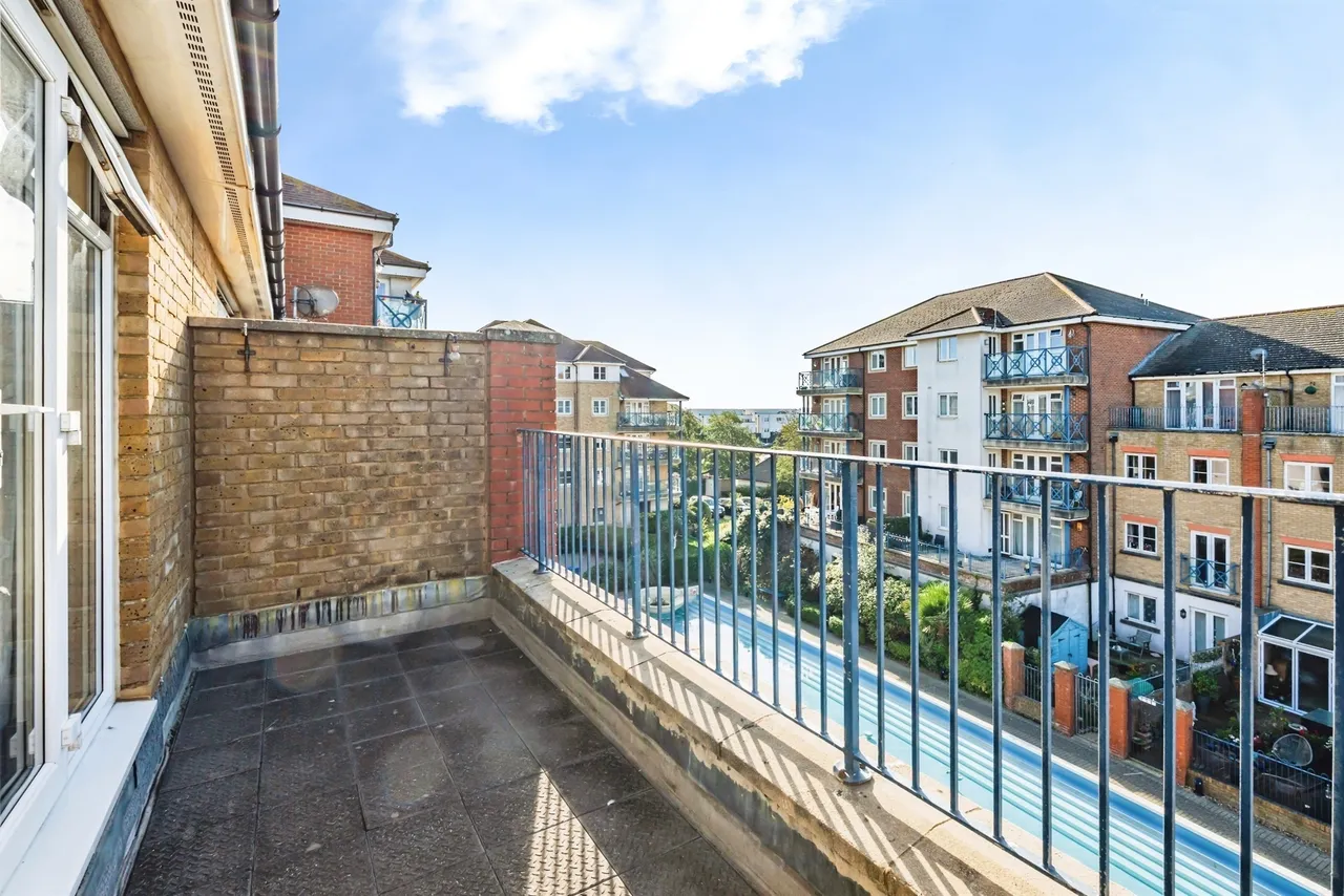 Dominica Court, Eastbourne, BN23, photo 17