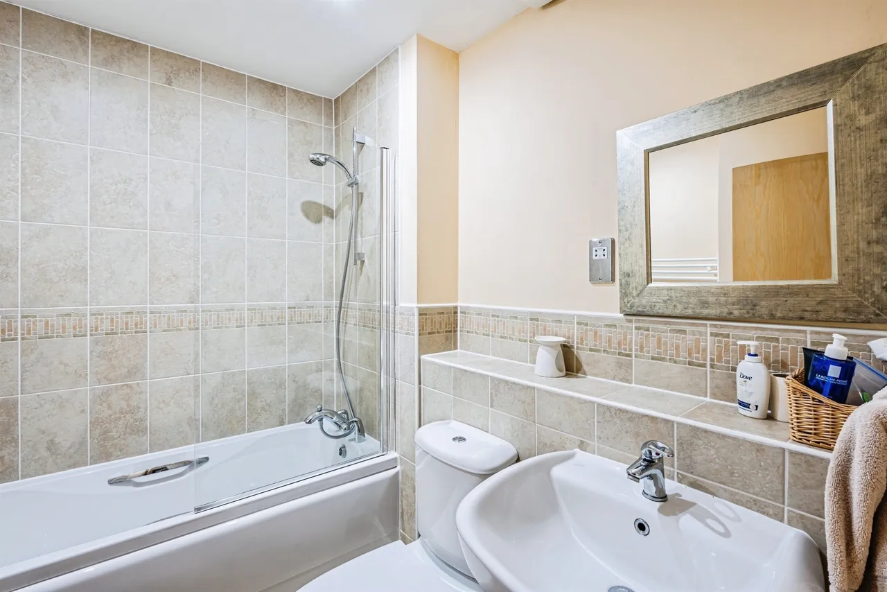 Dominica Court, Eastbourne, BN23, photo 11