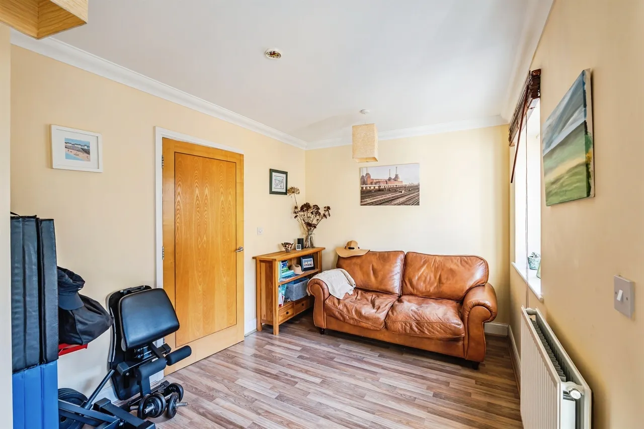 Dominica Court, Eastbourne, BN23, photo 27