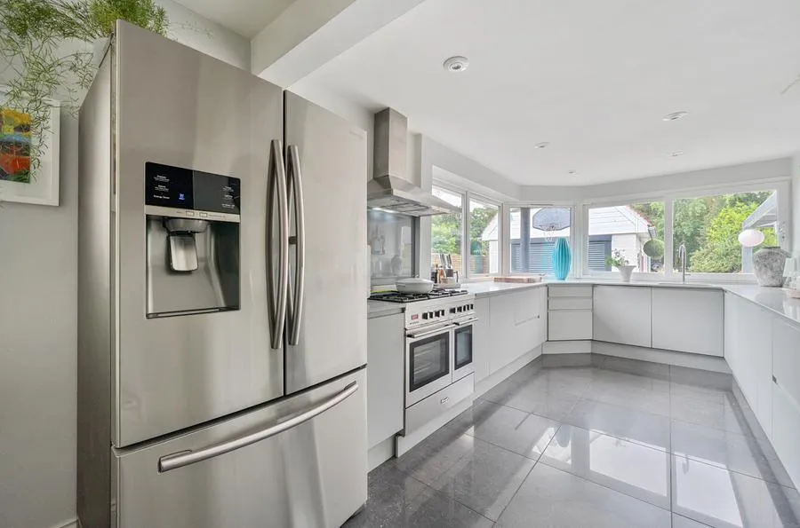 Pinehill Road, Crowthorne, RG45, photo 3