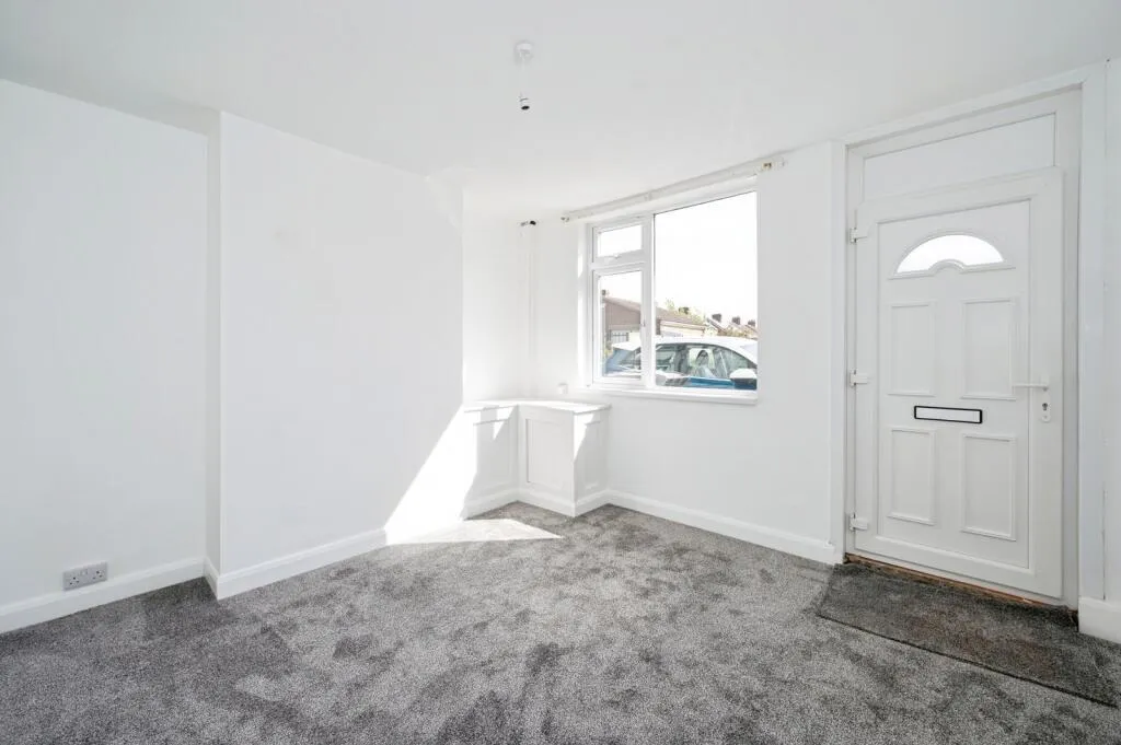 Queen Street, Kirkby-in-Ashfield, NG17, photo 3