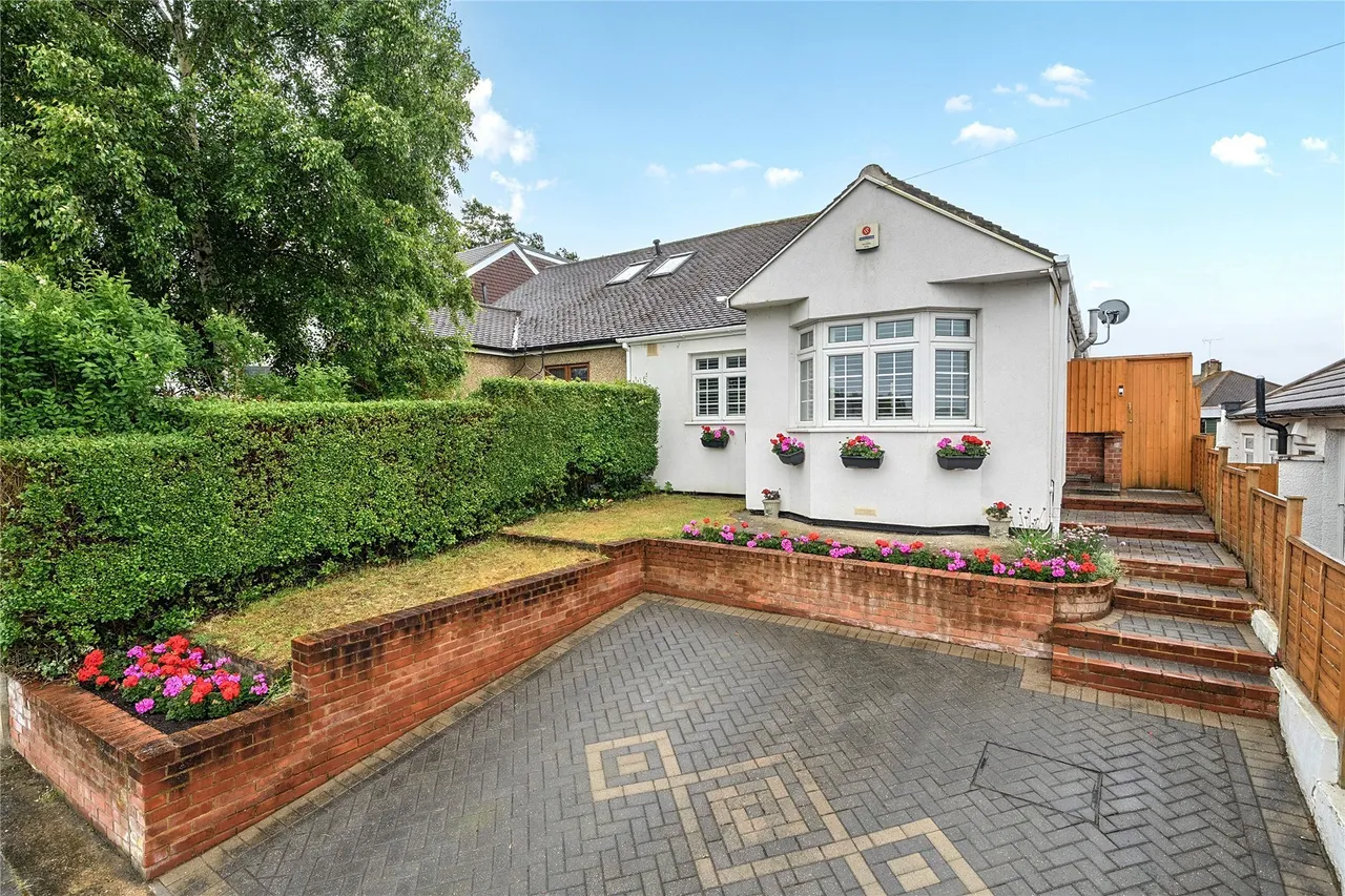 3 bed house for sale — Chalk Pit Avenue, Orpington, BR5