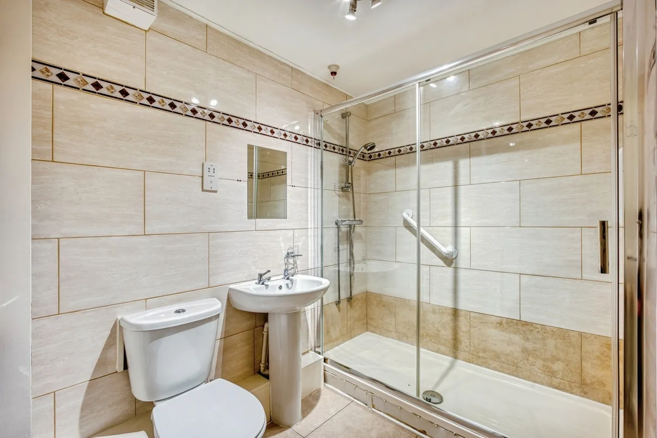 Kennerley Road, Stockport, Greater Manchester, SK2, photo 16