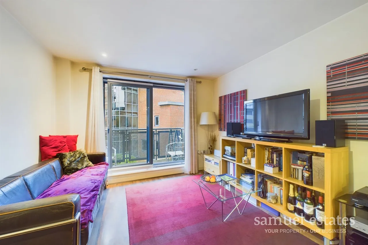 Chapter Way, London, SW19, photo 2