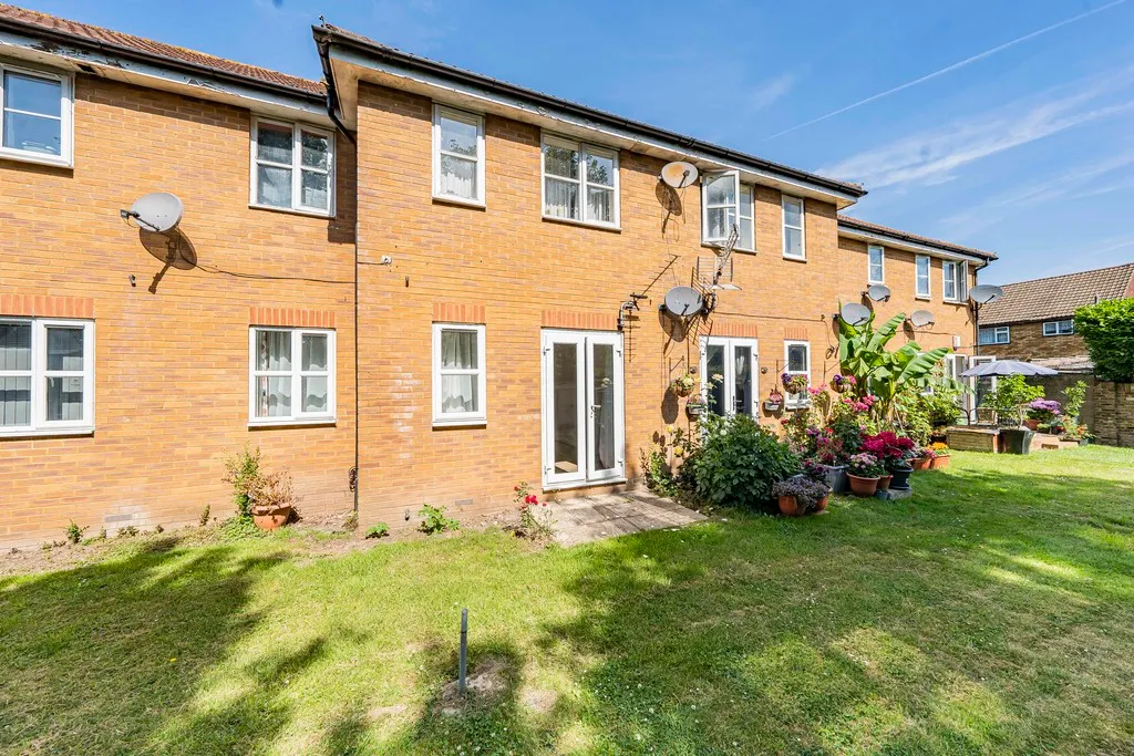 Homefield Close, Hayes, UB4, photo 14