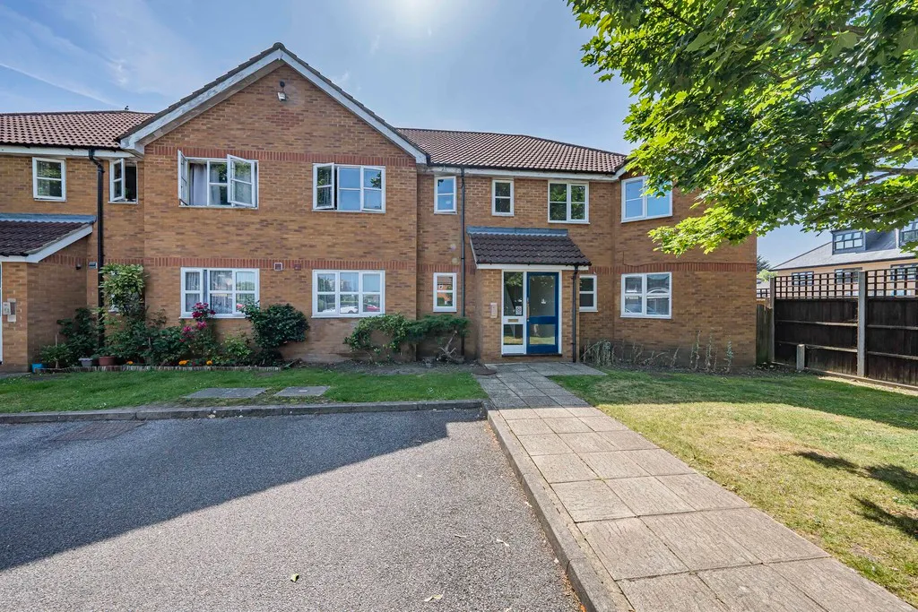 Homefield Close, Hayes, UB4, photo 12