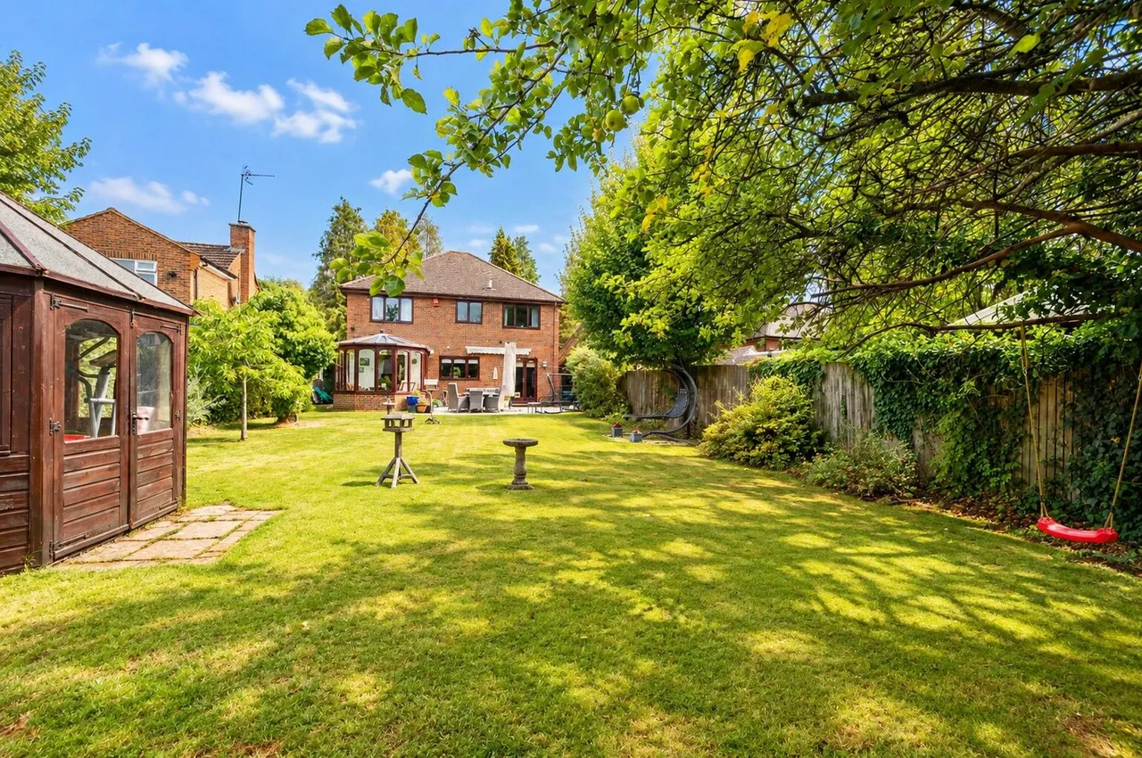 Woking, GU24, photo 10