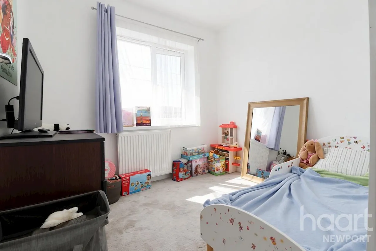 Forsythia Close, Newport, NP11, photo 8