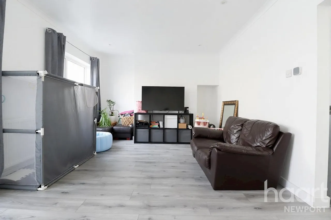 Forsythia Close, Newport, NP11, photo 6