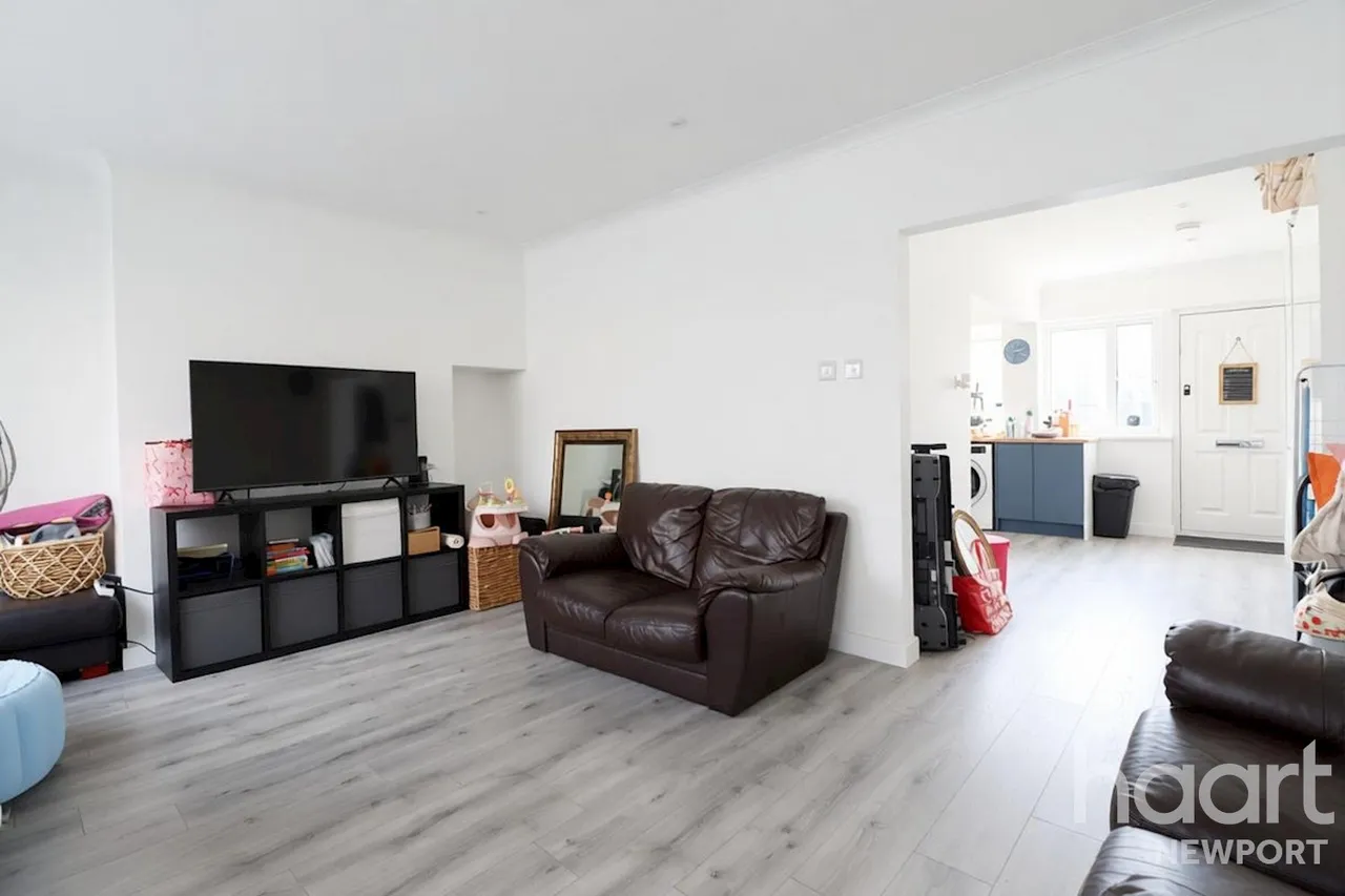 Forsythia Close, Newport, NP11, photo 2