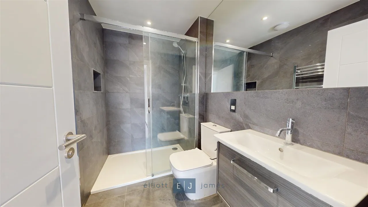 High Road, Loughton, IG10, photo 6