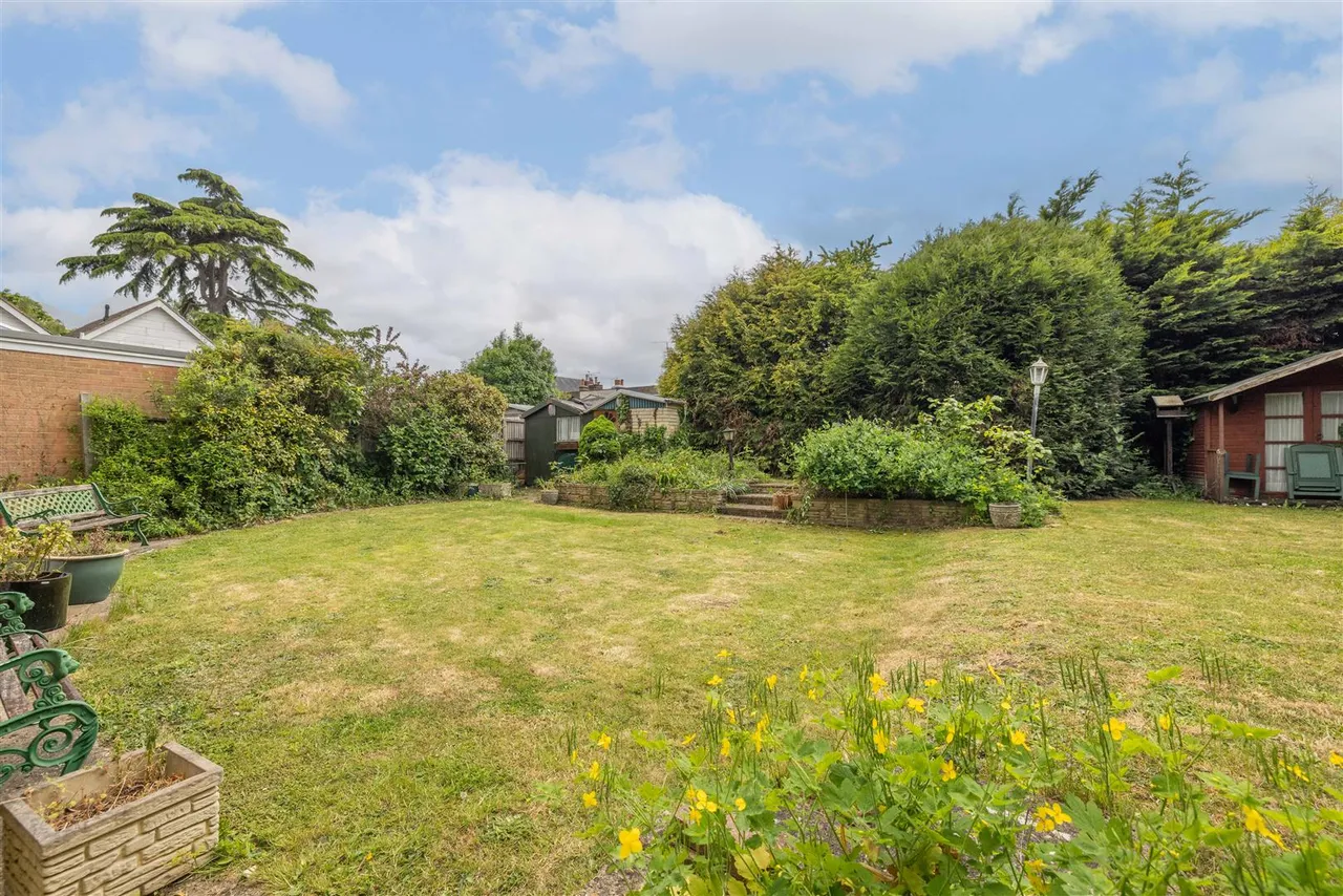 Addington Close, Windsor, SL4 4BP, photo 16