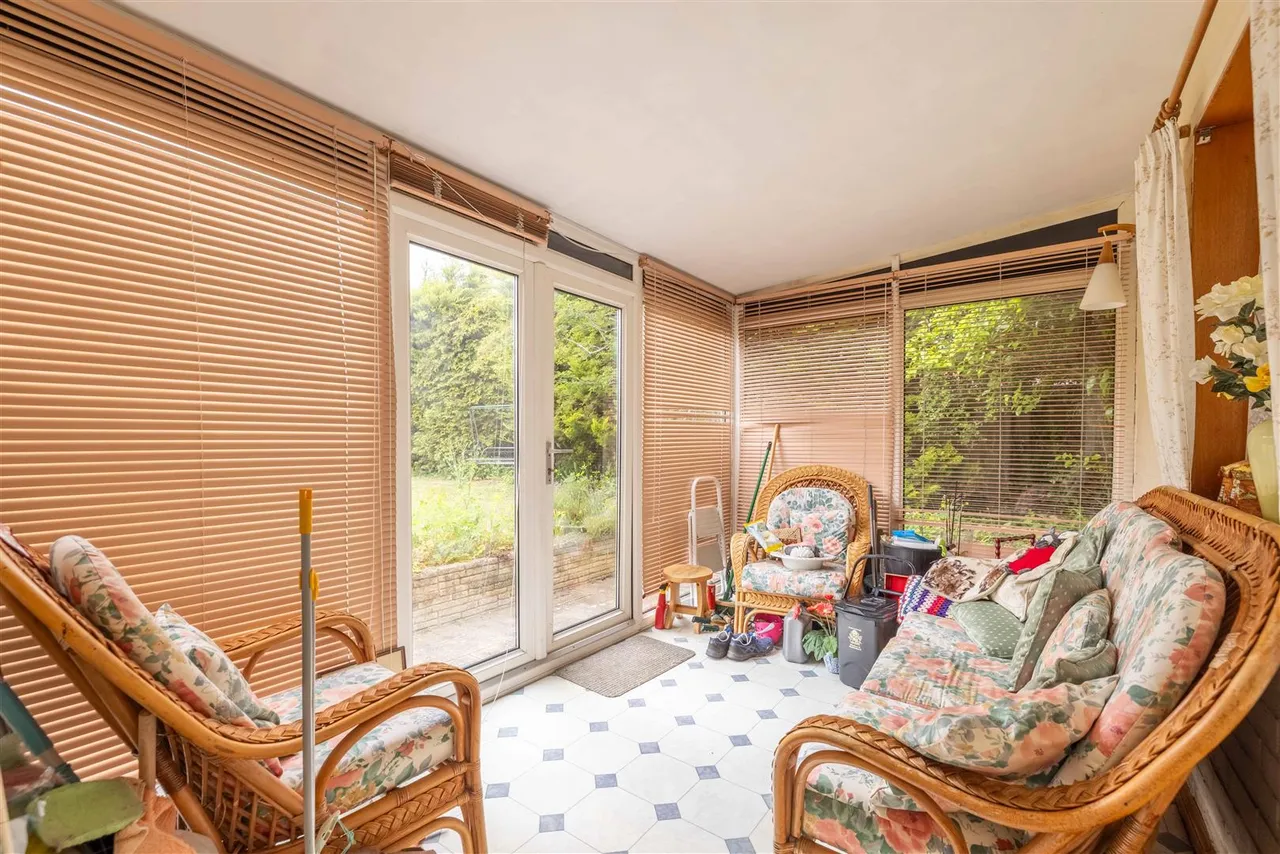 Addington Close, Windsor, SL4 4BP, photo 5
