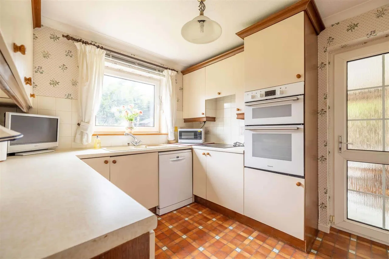Addington Close, Windsor, SL4 4BP, photo 14