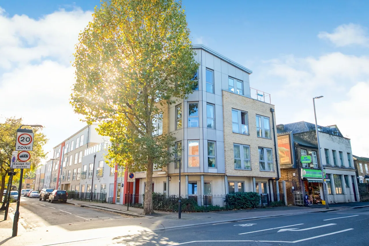 1 bed flat for sale — Chapel Court, 2 Rosedene Terrace, London, E10