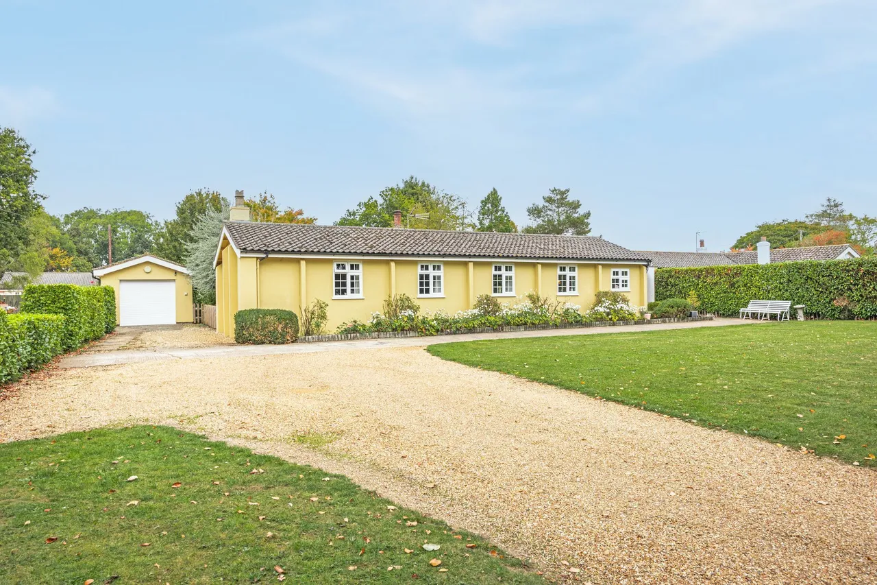 1 bed land for sale, Chain Free One Bedroom Bungalow in Cr
