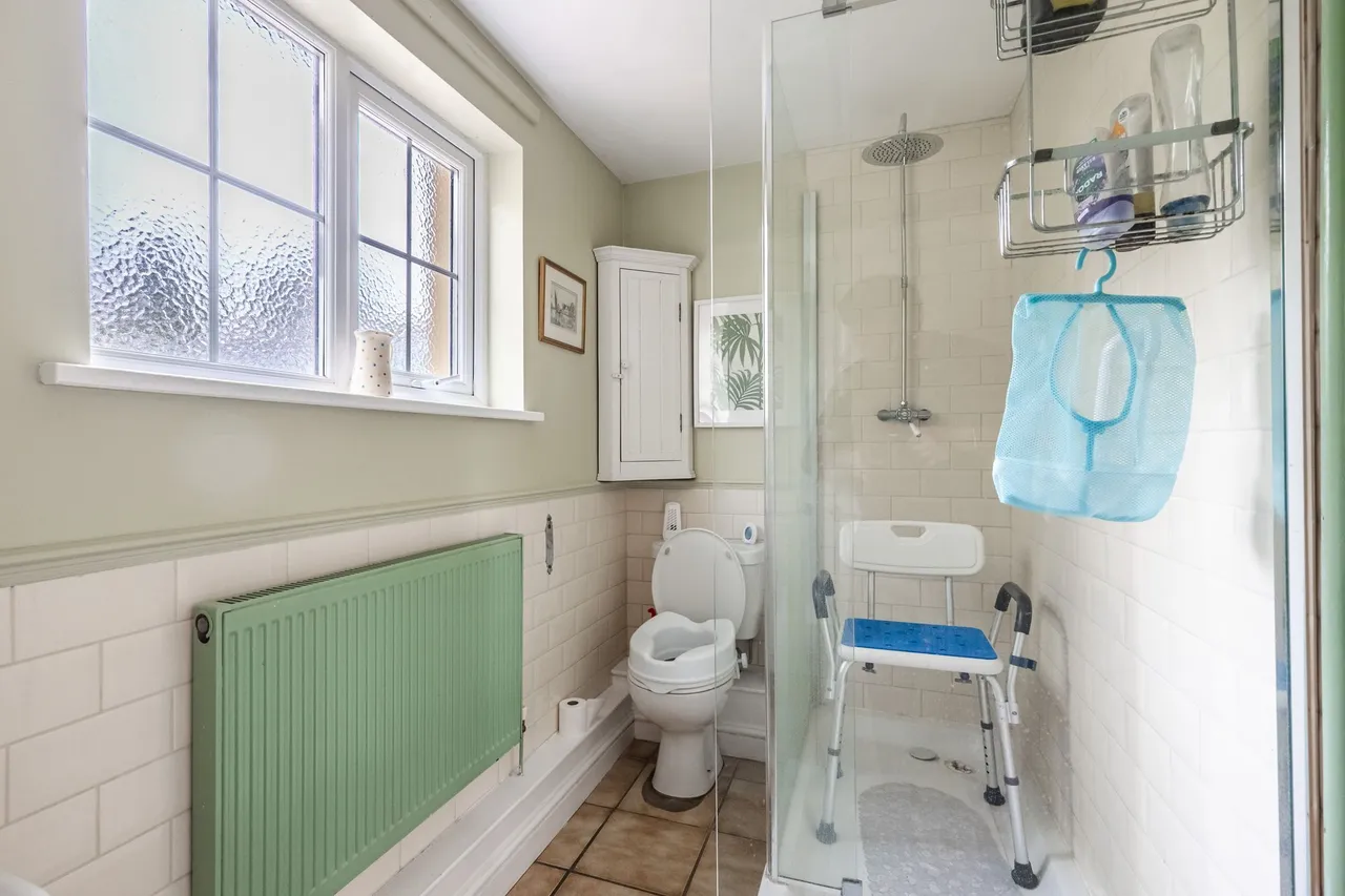 Chain Free One Bedroom Bungalow in Cr, photo 12